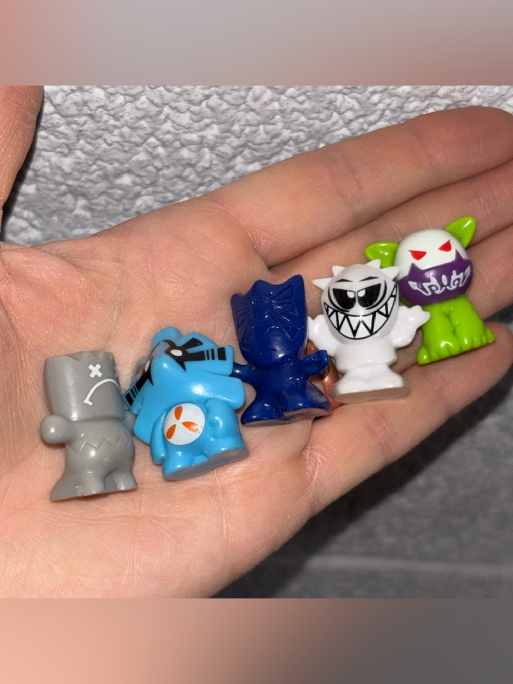 Lot Of 5 Gogos Crazy Bones Action Figures Mini 1” Evi Ufus Tiko Mochi Badcat